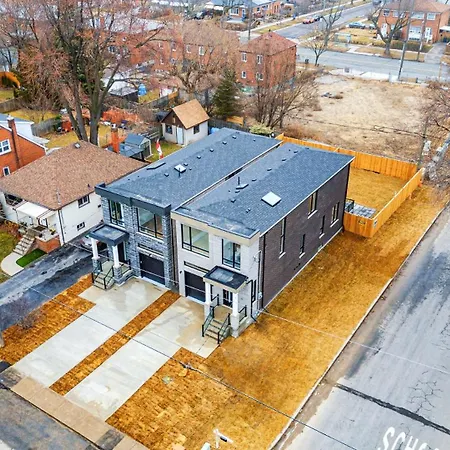 Luxury Duplex House In Scarborough Villa